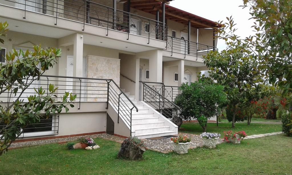 Pansion Argo Apartment Nea Moudania Exterior photo